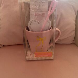 Kohl's Pink Gift Mug Set